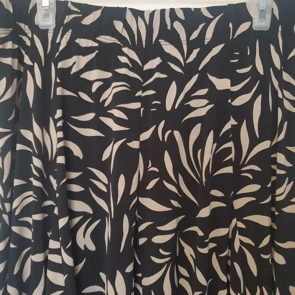 Chicos 3 Midi Skirt Leaves All Over Womens XL Black Assymetric Edges Chico's XL